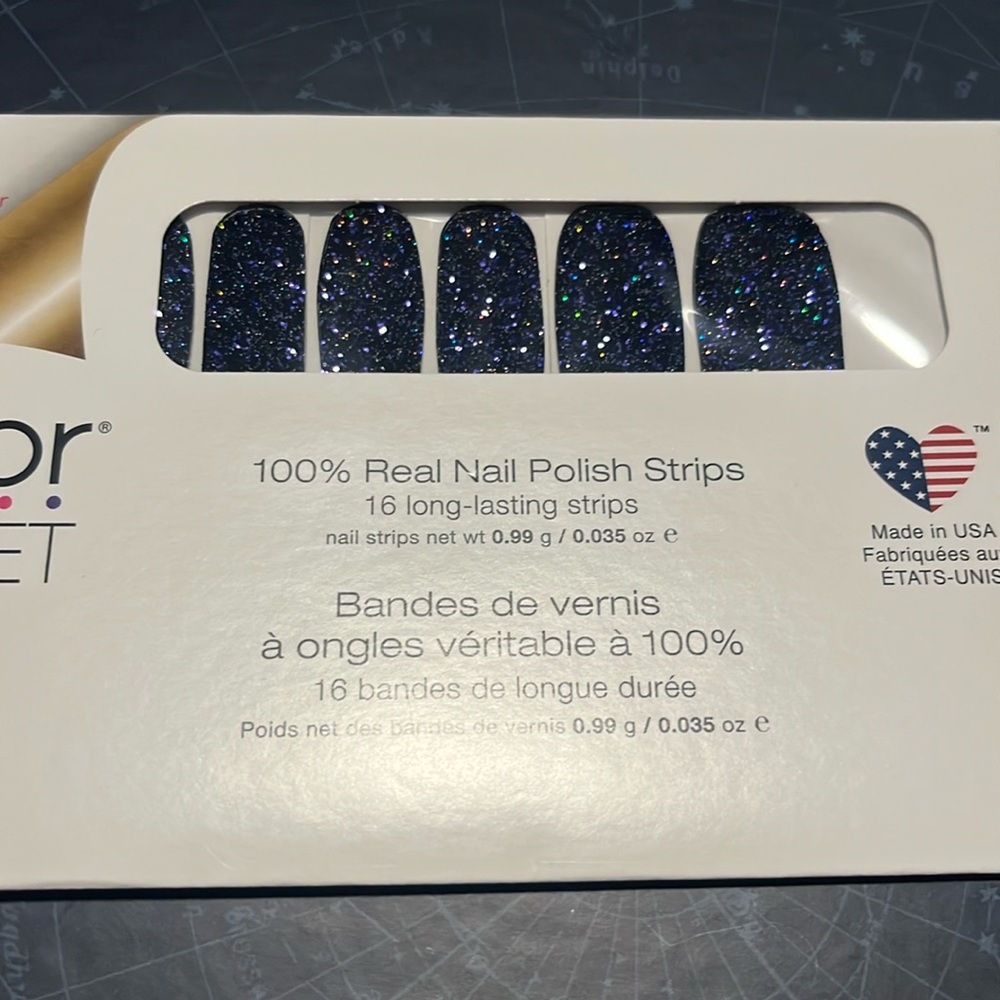 Color Street nail set living the gleam